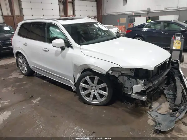 YV4A22PL0J1200492 2018 VOLVO XC90 - Image 1
