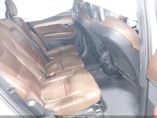 YV4A22PL0J1200492 2018 VOLVO XC90 - Image 8