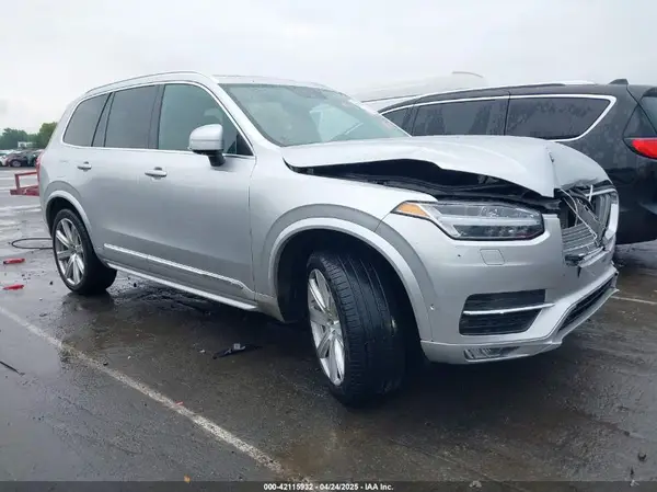 YV4A22PL0J1206129 2018 VOLVO XC90 - Image 1