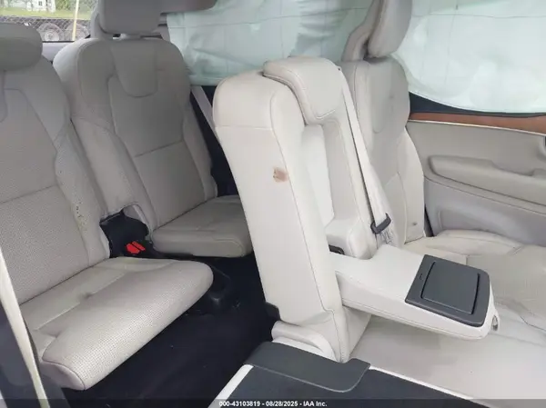 YV4A22PL0J1344561 2018 VOLVO XC90 - Image 8
