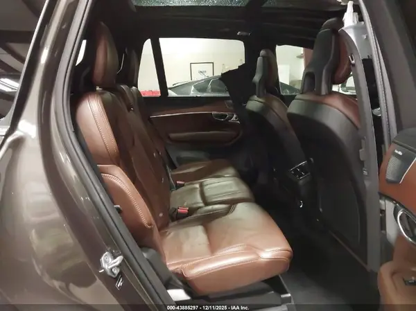 YV4A22PL0J1346777 2018 VOLVO XC90 - Image 8
