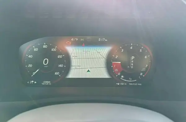YV4A22PL0J1358055 2018 VOLVO XC90 - Image 8