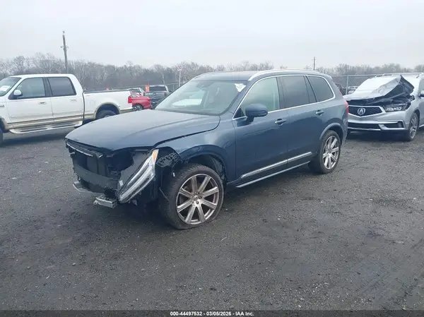 YV4A22PL0J1384252 2018 VOLVO XC90 - Image 2