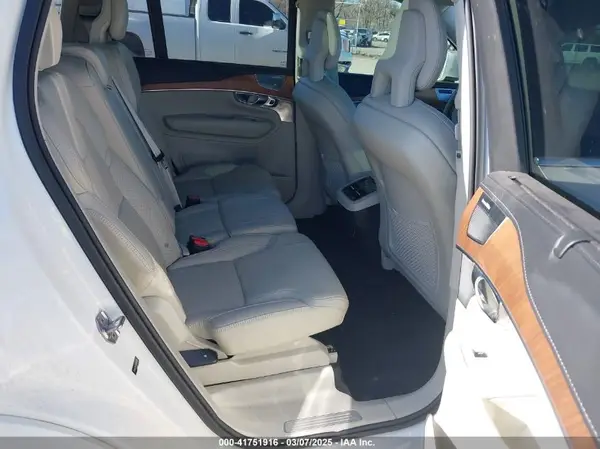 YV4A22PL0J1386504 2018 VOLVO XC90 - Image 8