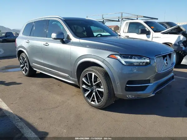 YV4A22PL0K1420667 2019 VOLVO XC90 - Image 1