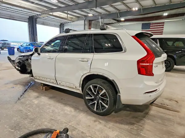 YV4A22PL0K1422449 2019 VOLVO XC90 - Image 2