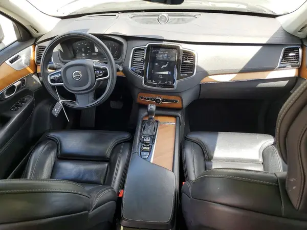 YV4A22PL0K1432706 2019 VOLVO XC90 - Image 8