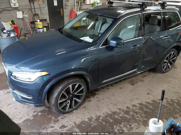 YV4A22PL0K1452454 2019 VOLVO XC90 - Image 2