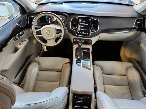 YV4A22PL0K1498589 2019 VOLVO XC90 - Image 8