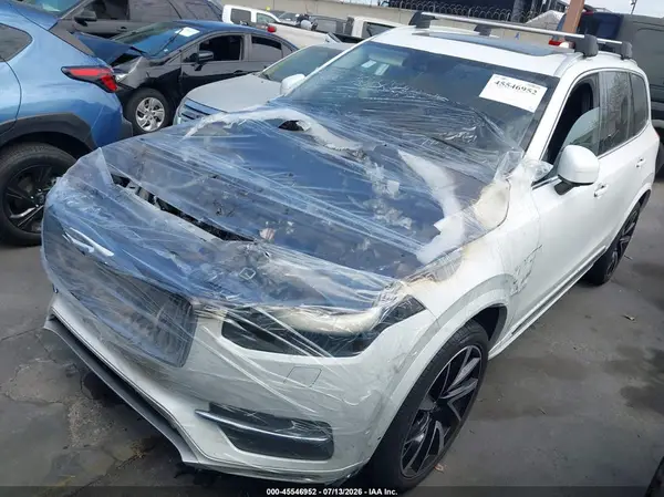 YV4A22PL0K1506836 2019 VOLVO XC90 - Image 2