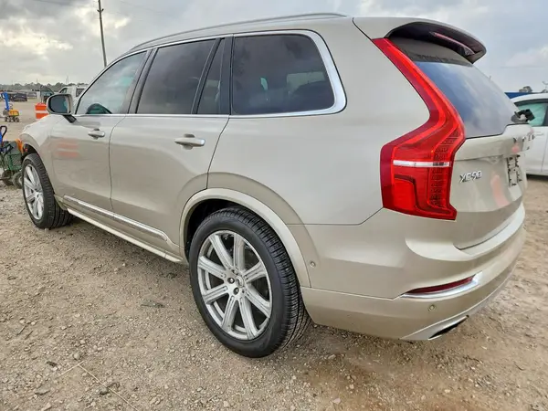 YV4A22PL1G1084597 2016 VOLVO XC90 - Image 2
