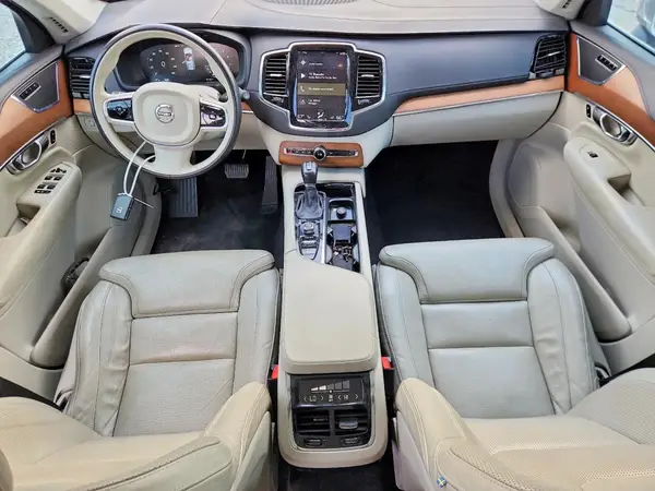 YV4A22PL1G1084597 2016 VOLVO XC90 - Image 8