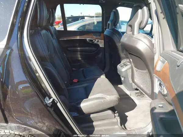 YV4A22PL1G1087208 2016 VOLVO XC90 - Image 8
