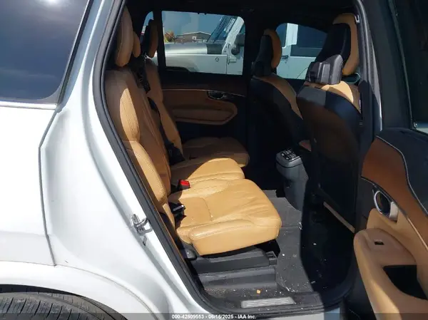 YV4A22PL1H1163074 2017 VOLVO XC90 - Image 8