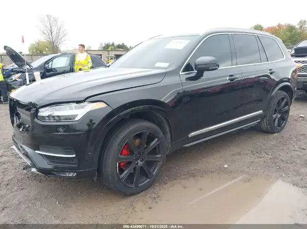 YV4A22PL1H1163589 2017 VOLVO XC90 - Image 2