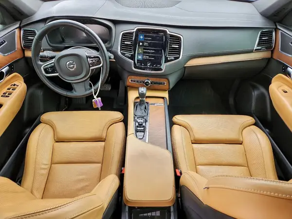 YV4A22PL1H1178058 2017 VOLVO XC90 - Image 8