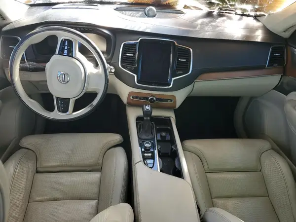 YV4A22PL1H1181493 2017 VOLVO XC90 - Image 8