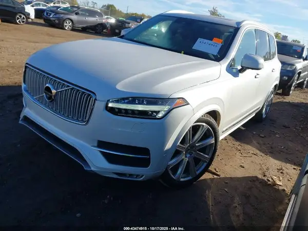 YV4A22PL1J1206091 2018 VOLVO XC90 - Image 2
