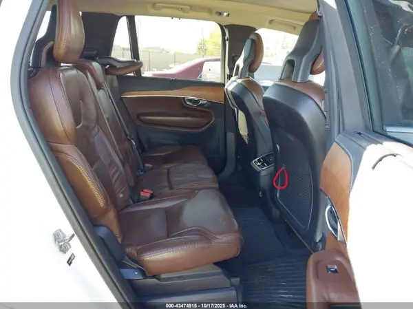 YV4A22PL1J1206091 2018 VOLVO XC90 - Image 8