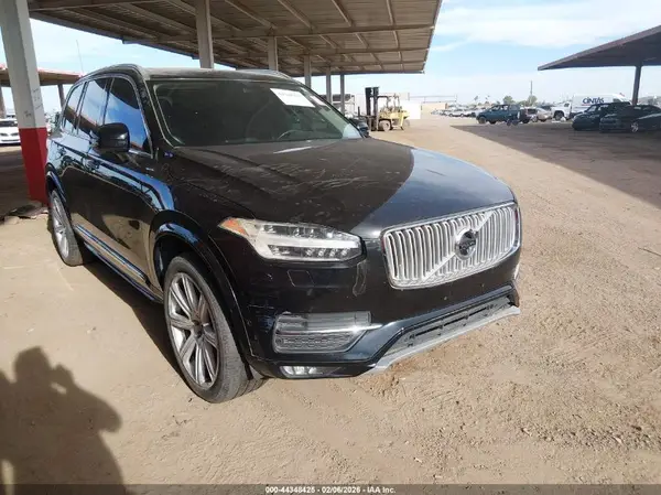 YV4A22PL1J1211887 2018 VOLVO XC90 - Image 1