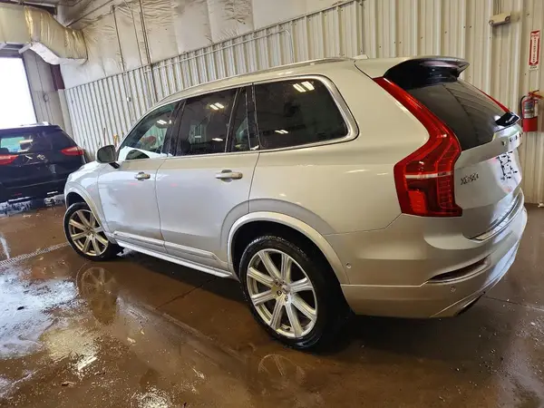 YV4A22PL1J1215051 2018 VOLVO XC90 - Image 2