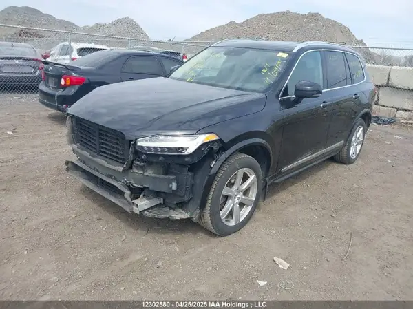 YV4A22PL1J1319894 2018 VOLVO XC90 - Image 2