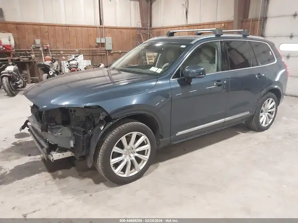 YV4A22PL1J1320334 2018 VOLVO XC90 - Image 2