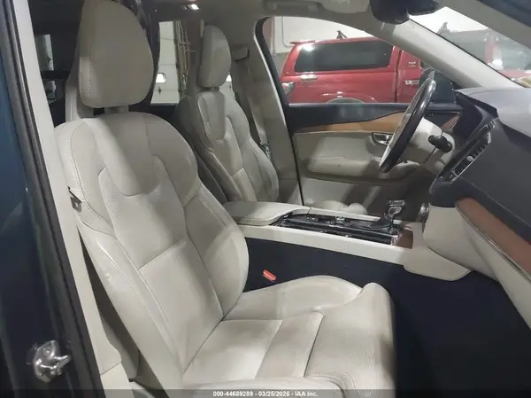 YV4A22PL1J1320334 2018 VOLVO XC90 - Image 8