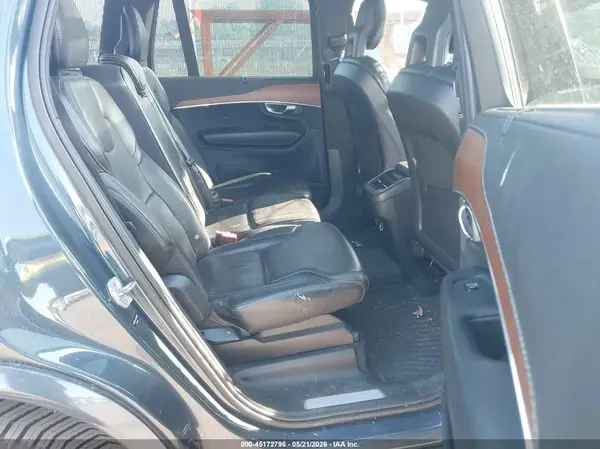 YV4A22PL1J1358372 2018 VOLVO XC90 - Image 8