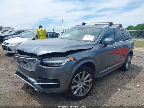 YV4A22PL1J1363166 2018 VOLVO XC90 - Image 2