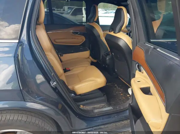 YV4A22PL1K1456870 2019 VOLVO XC90 - Image 8