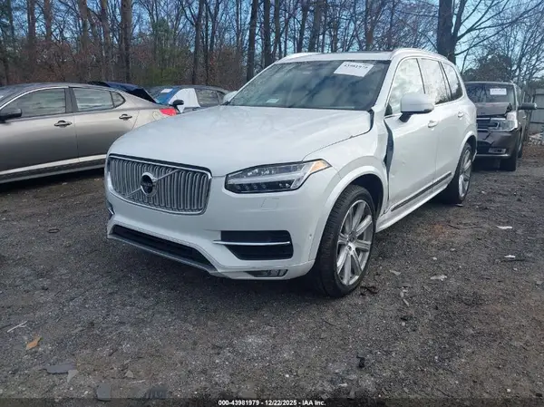 YV4A22PL1K1488346 2019 VOLVO XC90 - Image 2