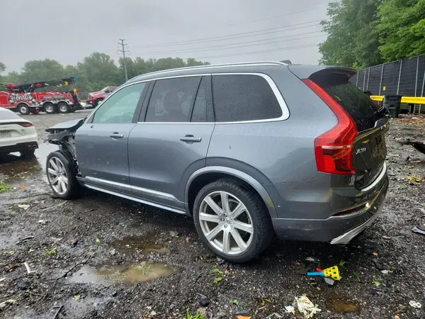 YV4A22PL1K1496365 2019 VOLVO XC90 - Image 2