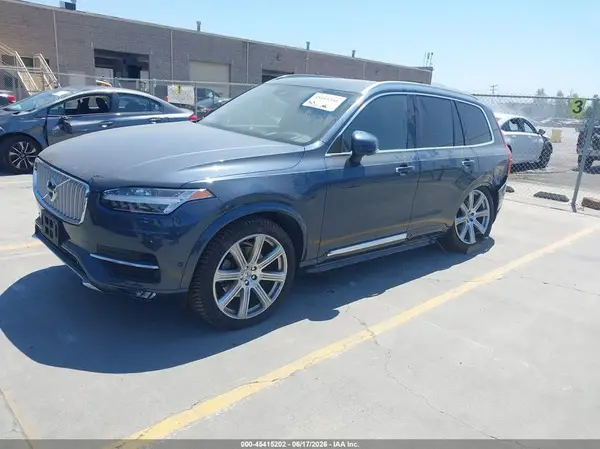 YV4A22PL1K1499203 2019 VOLVO XC90 - Image 2