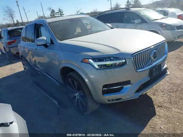 YV4A22PL1N1863463 2022 VOLVO XC90 - Image 1