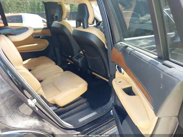 YV4A22PL2G1014834 2016 VOLVO XC90 - Image 8