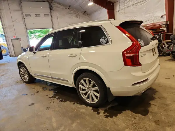 YV4A22PL2G1024473 2016 VOLVO XC90 - Image 2