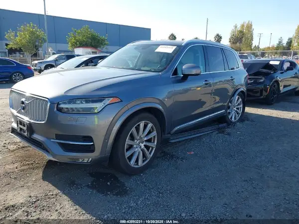 YV4A22PL2G1048613 2016 VOLVO XC90 - Image 2