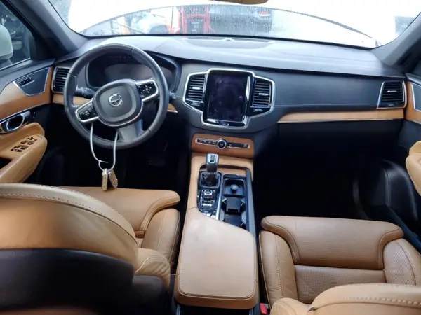 YV4A22PL2H1105782 2017 VOLVO XC90 - Image 8