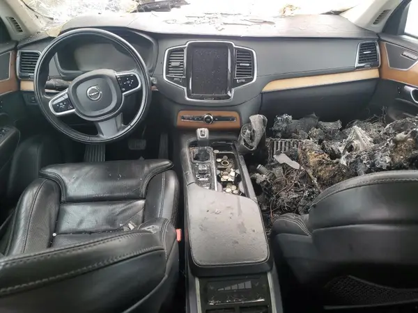 YV4A22PL2H1164427 2017 VOLVO XC90 - Image 8