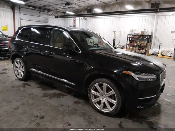 YV4A22PL2H1172687 2017 VOLVO XC90 - Image 1