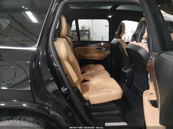 YV4A22PL2H1172687 2017 VOLVO XC90 - Image 8