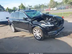 YV4A22PL2J1194209 2018 VOLVO XC90