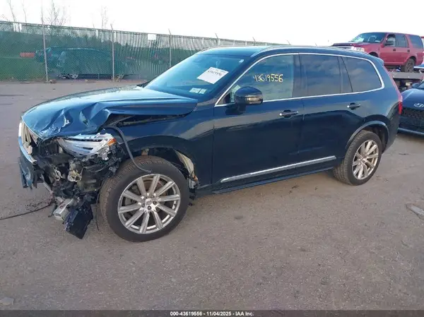 YV4A22PL2J1204477 2018 VOLVO XC90 - Image 2