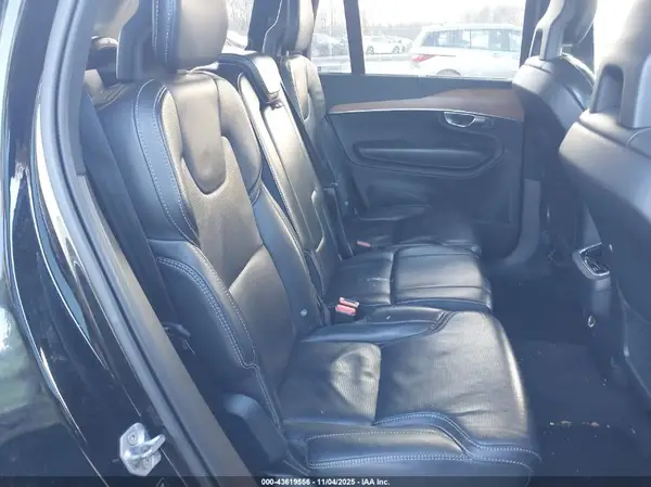 YV4A22PL2J1204477 2018 VOLVO XC90 - Image 8