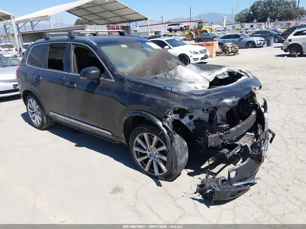YV4A22PL2J1205581 2018 VOLVO XC90