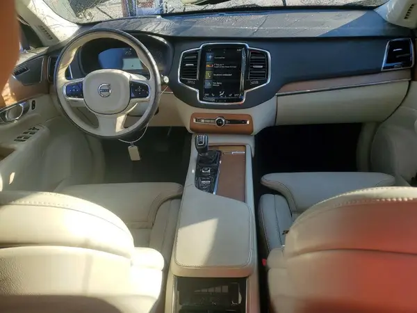YV4A22PL2J1206178 2018 VOLVO XC90 - Image 8