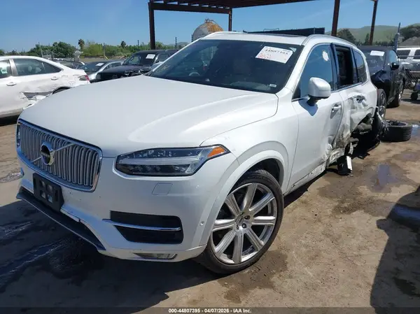 YV4A22PL2J1219156 2018 VOLVO XC90 - Image 2