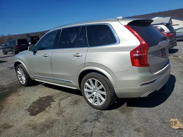 YV4A22PL2J1330595 2018 VOLVO XC90 - Image 2