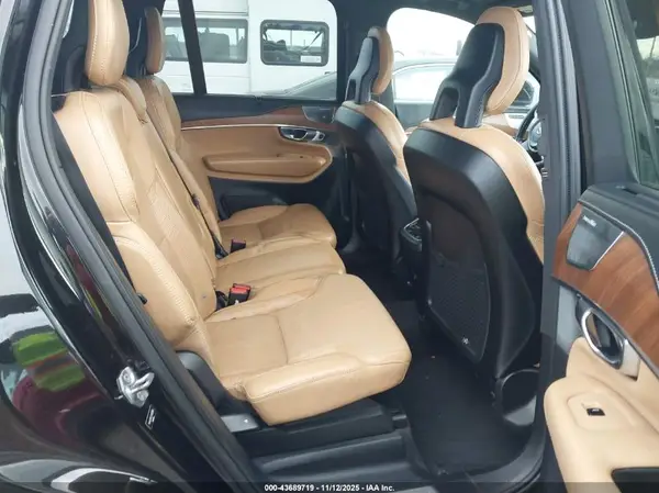 YV4A22PL2J1332766 2018 VOLVO XC90 - Image 8